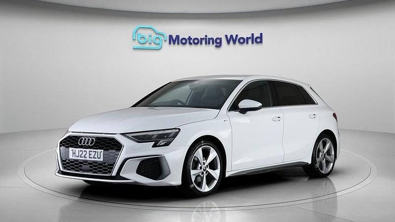Used Audi A3 Sportback S-Line 150 HP (110 kW) 2022 White Hatchback