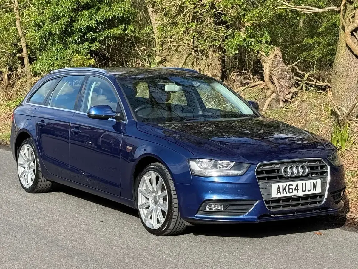 Used Audi A4 177 HP (130 kW) 2014 Blue Estate
