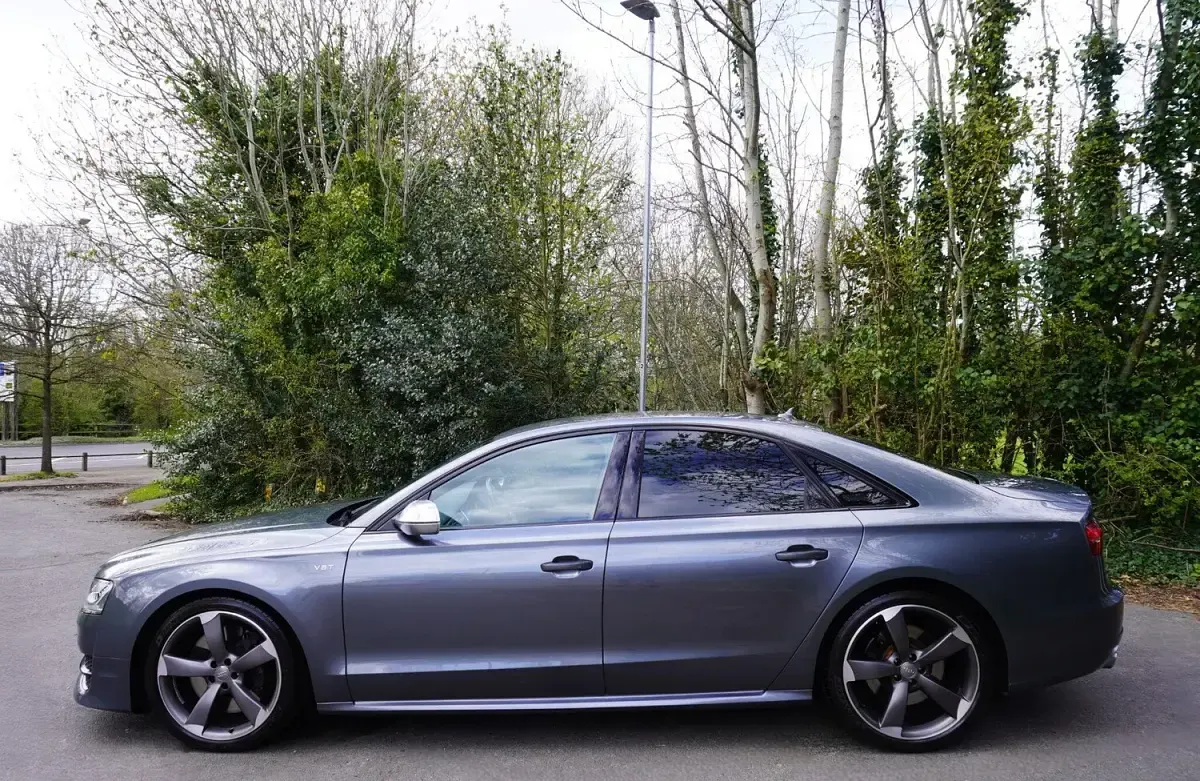 Used Audi S8 Comfort 520 HP (382 kW) 2016 Grey Sedan
