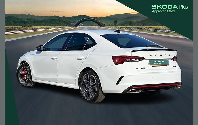 Used Skoda Octavia vRS 241 HP (177 kW) 2022 Moon white metallic Hatchback