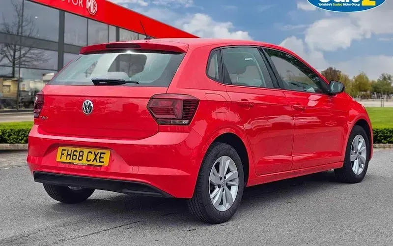 Used VW Polo SE 65 HP (47 kW) 2019 Red Hatchback
