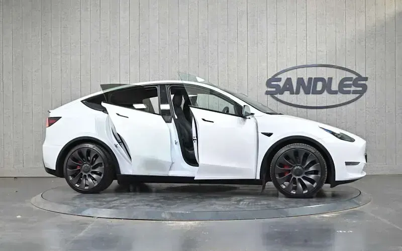 Used Tesla Model Y Performance 392 kW (534 HP) 2022 White SUV