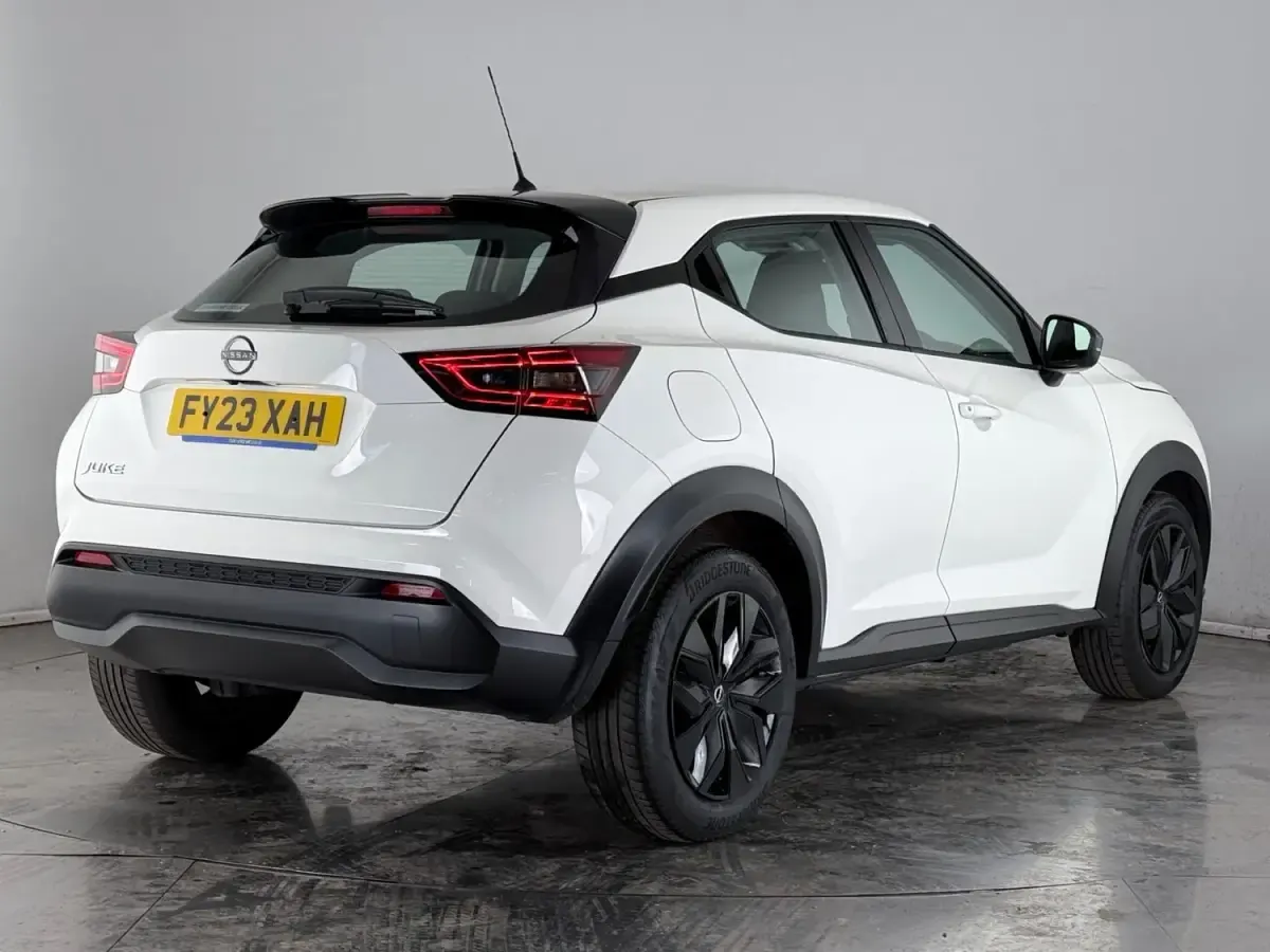 Usado Nissan Juke Acenta 114 CV (83 kW) 2023 Blanco SUV