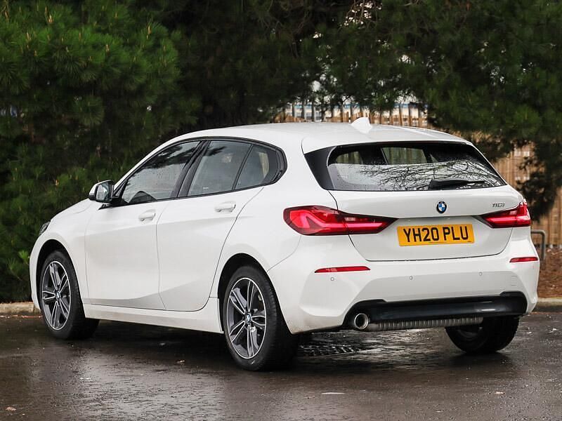 Used BMW 118 Sport Line 140 HP (102 kW) 2020 White Hatchback