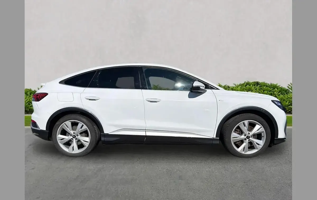 Used Audi Q4 e-tron S-Line 150 kW (204 HP) 2023 White SUV