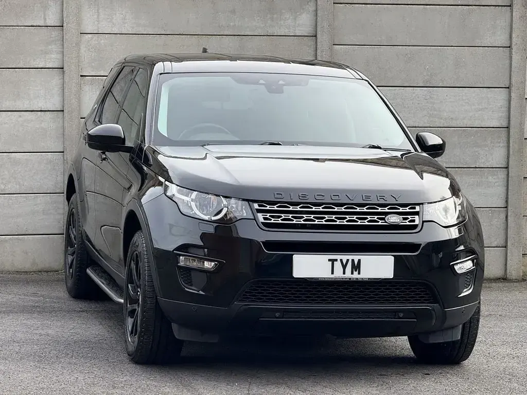 Used Land Rover Discovery 4 SE 2016 Black SUV