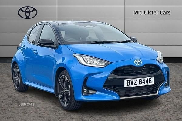 Blue New 2025 Toyota Yaris Hybrid Edition Hatchback | £22,995 (Fair price) - Image 1/4