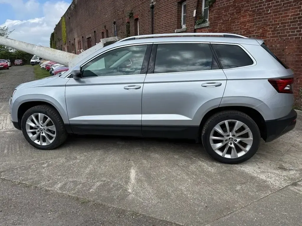 Gebraucht Skoda Karoq SE L 150 PS (110 kW) 2018 Silber SUV