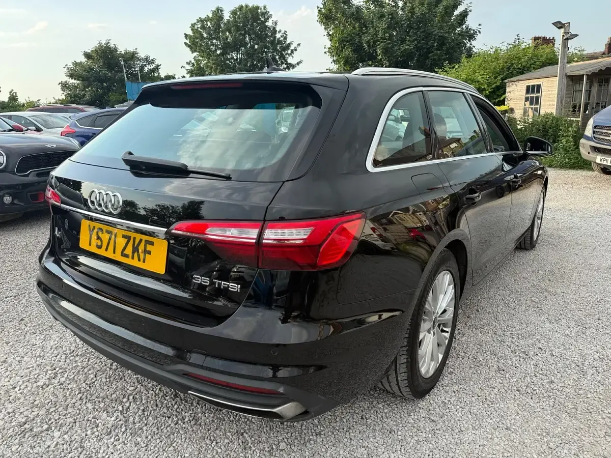 Used Audi A4 Comfort 150 HP (110 kW) 2022 Black Estate