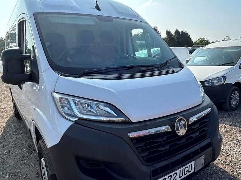 White Used 2022 Vauxhall Movano S MPV | £8,495 (Good price) - Image 1/4