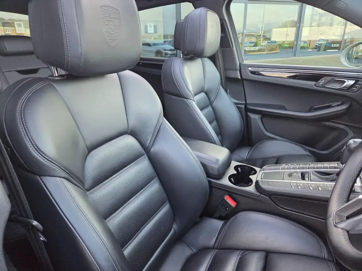 Begagnad Porsche Macan 252 HK (185 kW) 2019 Grå SUV