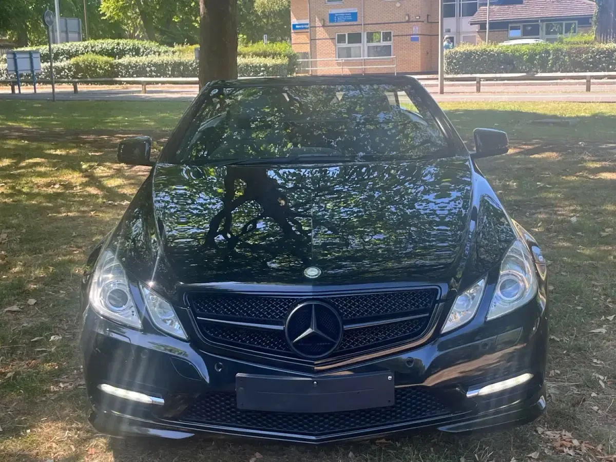 Usado Mercedes E350 265 HP (194 kW) 2012 Preto Cabrios