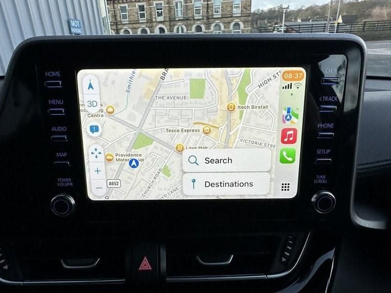 Used Toyota C-HR 122 HP (89 kW) 2022 Mauve/purple SUV