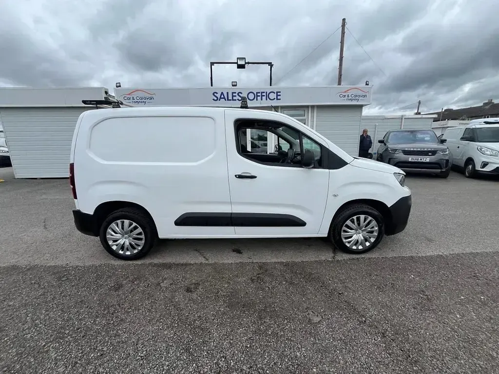 Used Peugeot Partner 2021 White MPV