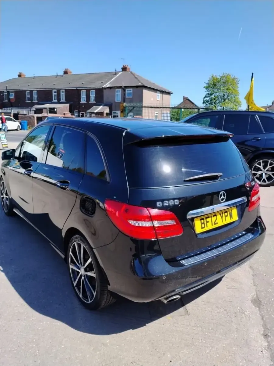 Usado Mercedes B200 2012 Preto Monovolume