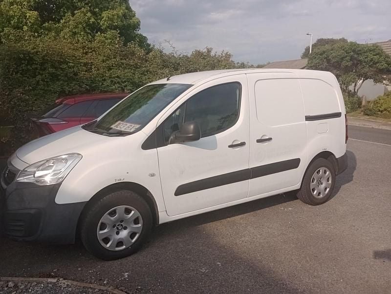 White Used 2018 Peugeot Partner MPV | £3,250 - Image 1/4