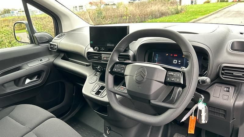 New Citroën Berlingo 130 HP (95 kW) 2026 Perla nera blck MPV