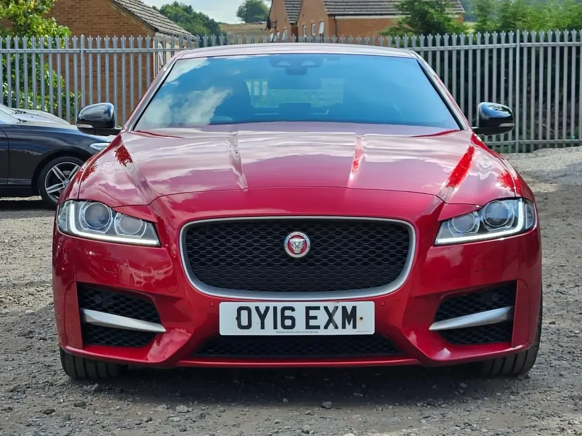 Used Jaguar XF R-Sport 180 HP (132 kW) 2016 Red Sedan