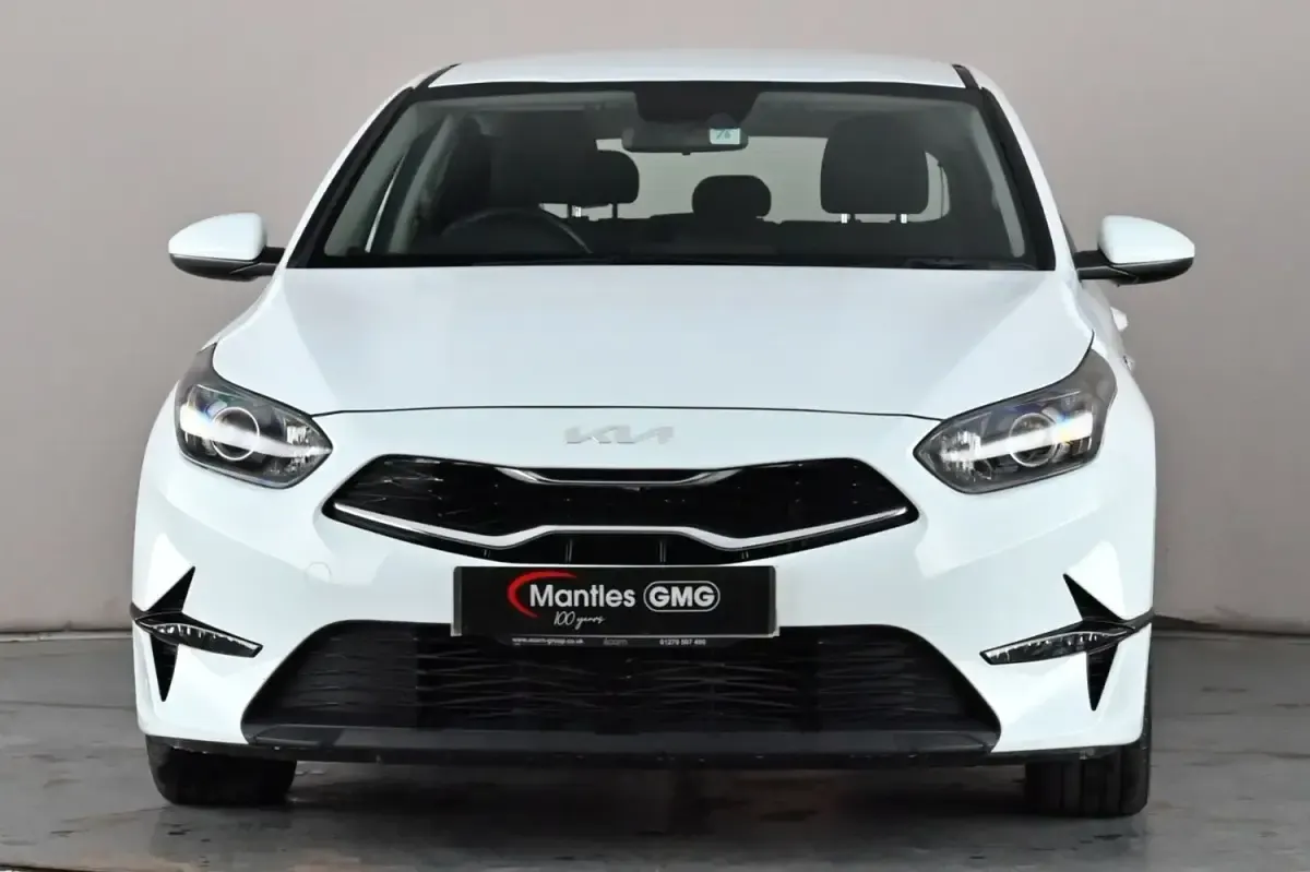Usado Kia Ceed 118 CV (86 kW) 2022 Blanco Utilitario