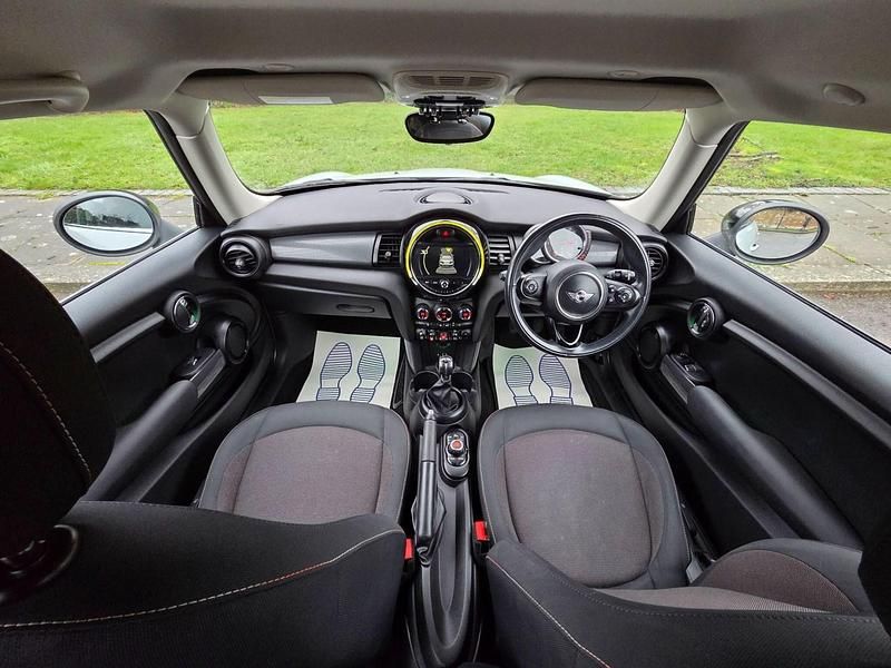 Used Mini Cooper Hatch 136 HP (100 kW) 2016 Silver Hatchback