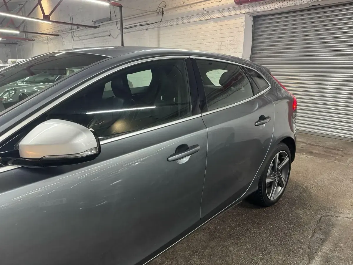 Used Volvo V40 R-Design 115 HP (84 kW) 2015 Grey Hatchback