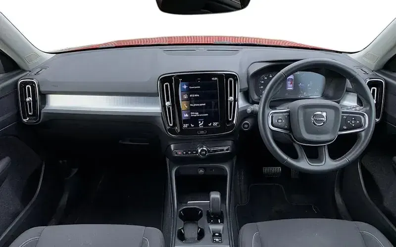 Used Volvo XC40 Inscription 211 HP (155 kW) 2021 Red SUV