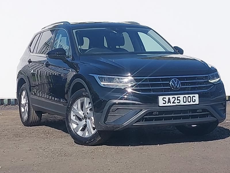 Black New 2025 VW Tiguan Allspace Life SUV | £30,998 (Fair price) - Image 1/4
