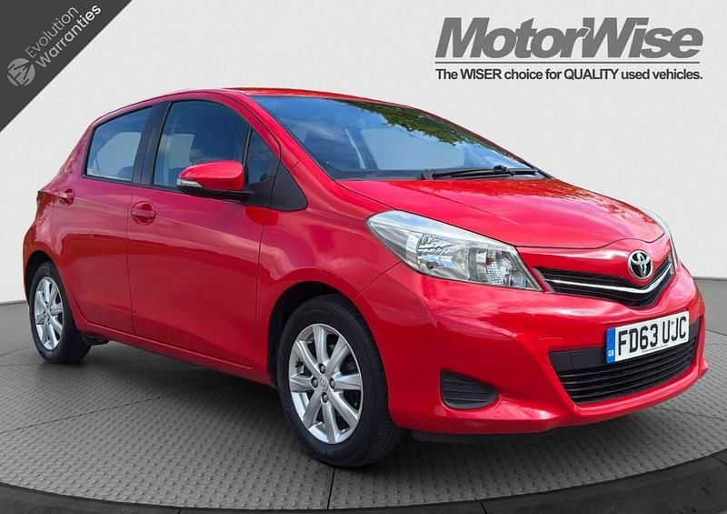 Red Used 2014 Toyota Yaris Hatchback | £3,495 (Good price) - Image 1/4