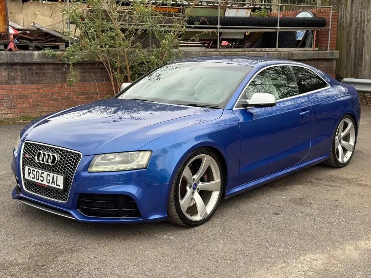 Used Audi RS5 Comfort 450 HP (330 kW) 2011 Blue Coupe