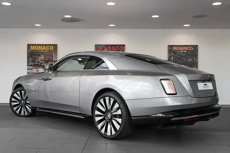 Usado Rolls Royce Spectre 430 kW (585 HP) 2025 Prateado Coupé