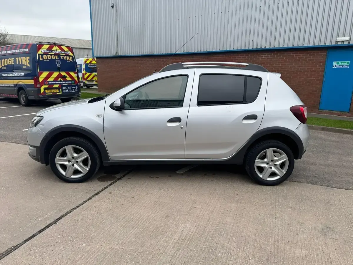 Used Dacia Sandero Ambiance 2014 Silver Hatchback