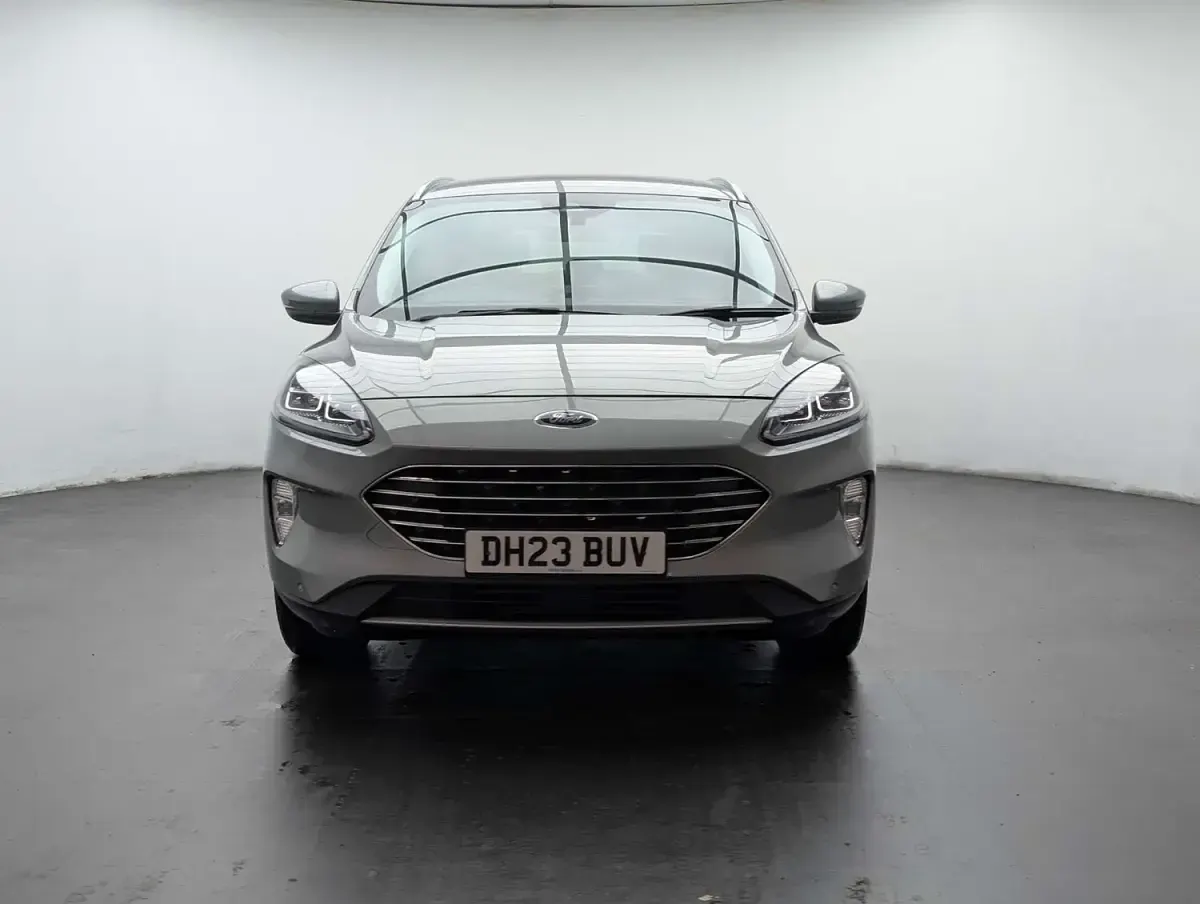Used Ford Kuga Titanium 150 HP (110 kW) 2023 Silver SUV