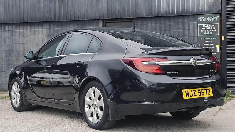 Used Vauxhall Insignia SRi 163 HP (119 kW) 2015 Black Hatchback