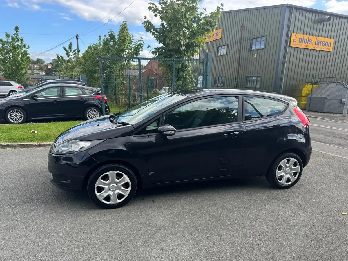 Gebraucht Ford Fiesta 82 PS (60 kW) 2010 Schwarz Kleinwagen
