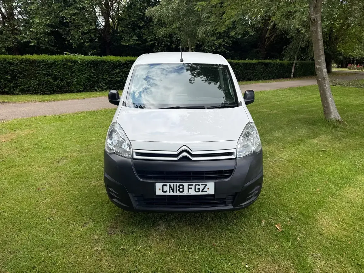 Used Citroën Berlingo 75 HP (55 kW) 2018 White MPV