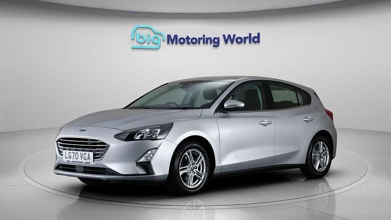 Second-hand Ford Focus Zetec 101 CP (74 kW) 2020 Argintiu Hatchback