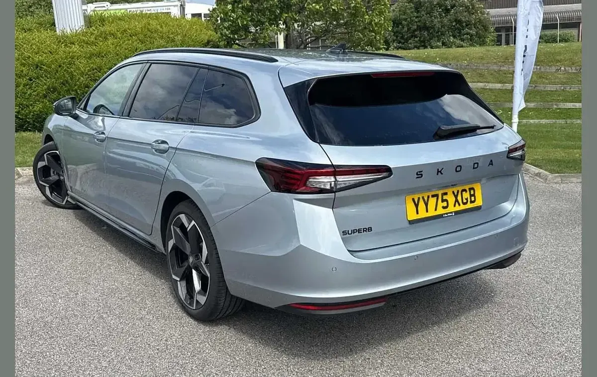 Used Skoda Superb SportLine 150 HP (110 kW) 2026 Pebble silver metallic Estate