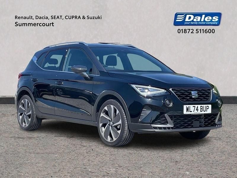 Metallic midnight black with grey roof Used 2025 Seat Arona FR Sport SUV | £20,000 (Expensive) - Image 1/4
