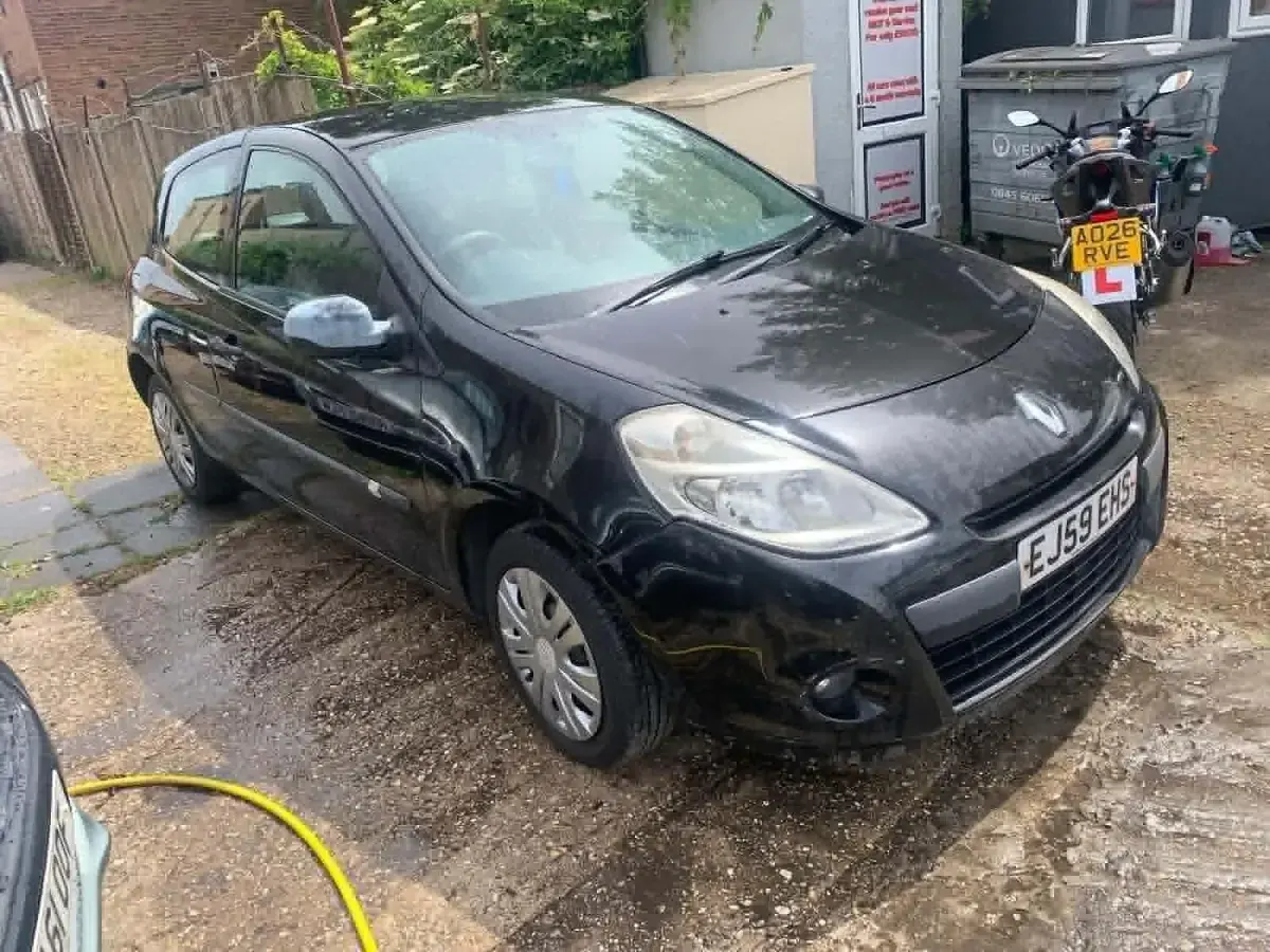 Used Renault Clio Extreme 2009 Black Hatchback
