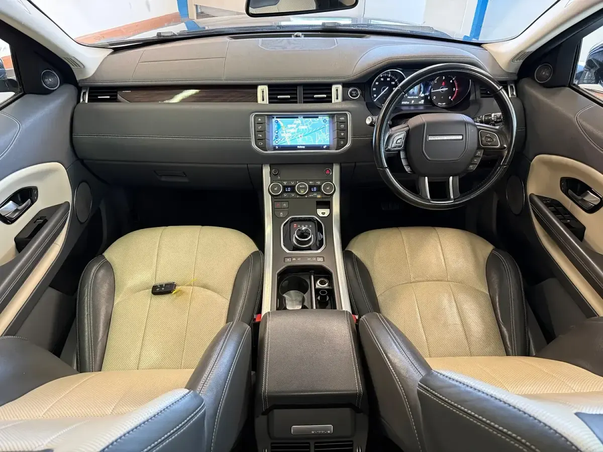 Used Land Rover Range Rover evoque SE 180 HP (132 kW) 2016 Blue Estate