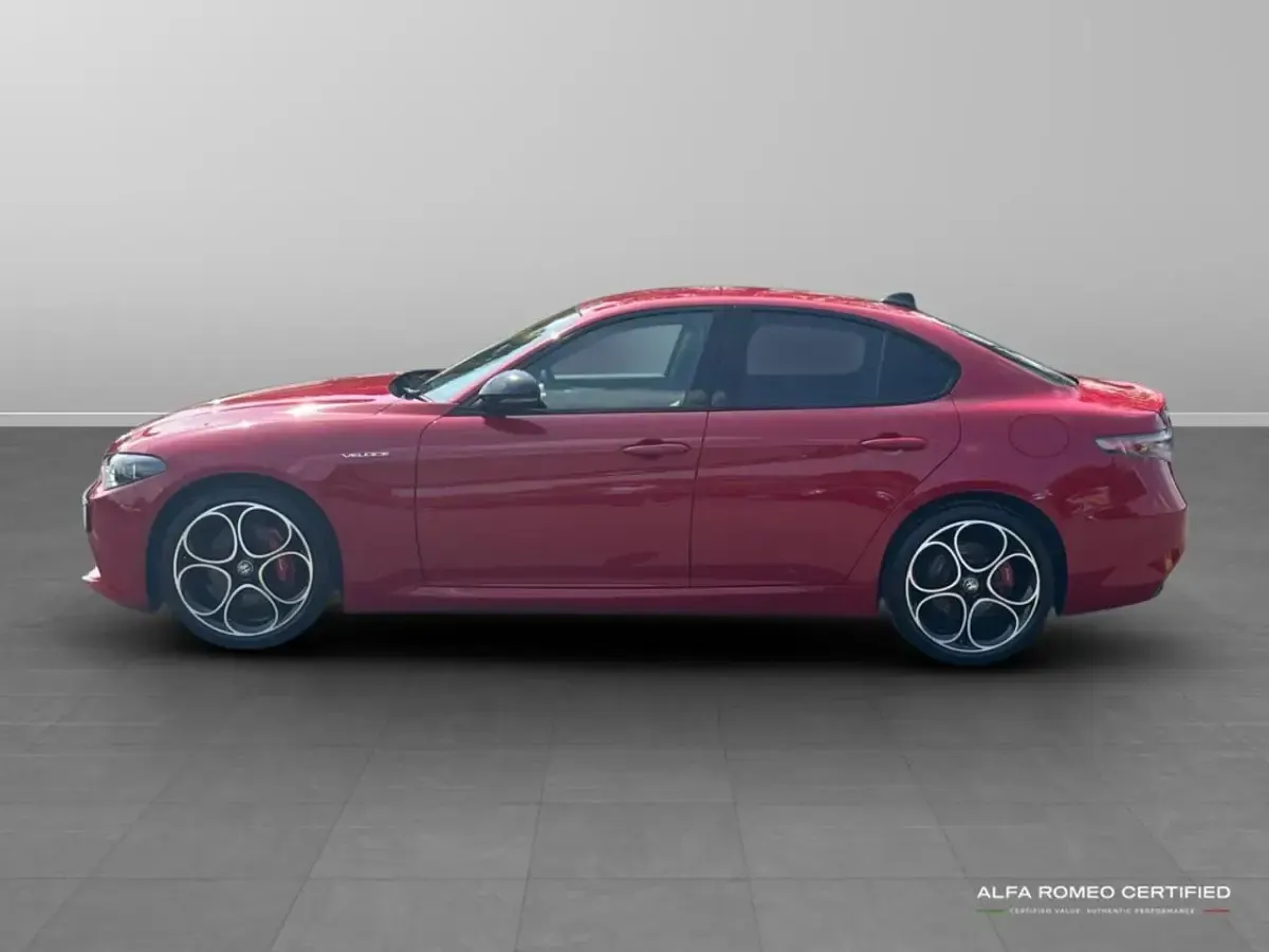 Used Alfa Romeo Giulia Veloce 276 HP (202 kW) 2024 Red Sedan