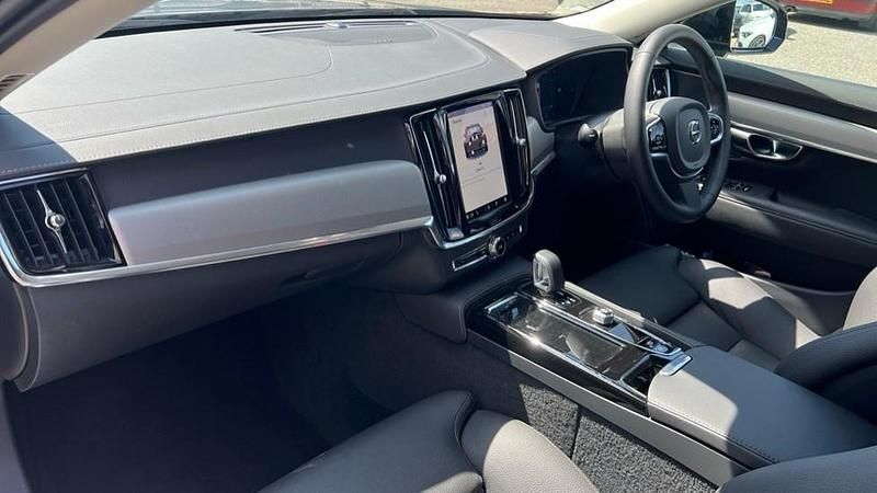 Used Volvo V90 Plus 350 HP (257 kW) 2025 Blue Estate