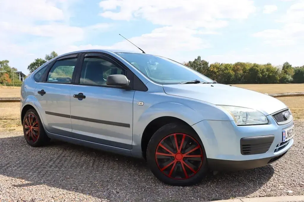 Used Ford Focus 123 HP (90 kW) 2006 Blue Hatchback