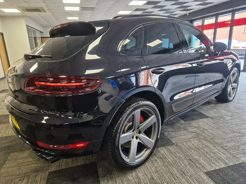 Used Porsche Macan Turbo 400 HP (294 kW) 2015 Black SUV