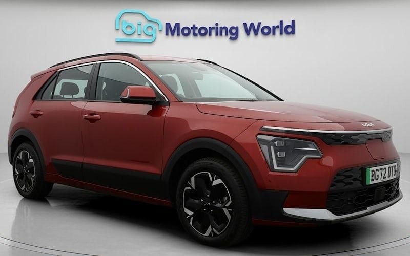 Red Used 2023 Kia Niro SUV | £17,900 (Good price) - Image 1/4
