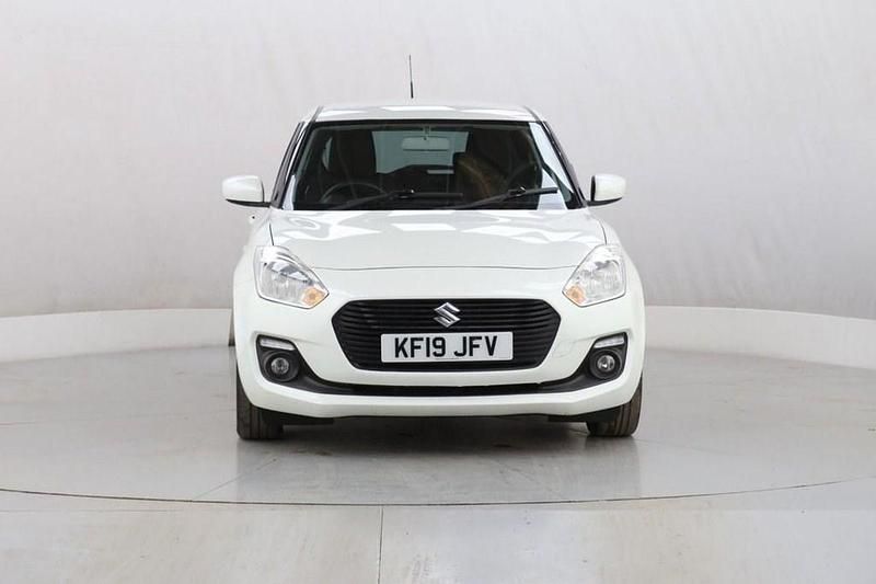 Begagnad Suzuki Swift SZ-T 111 HK (81 kW) 2019 Vit Halvkombi