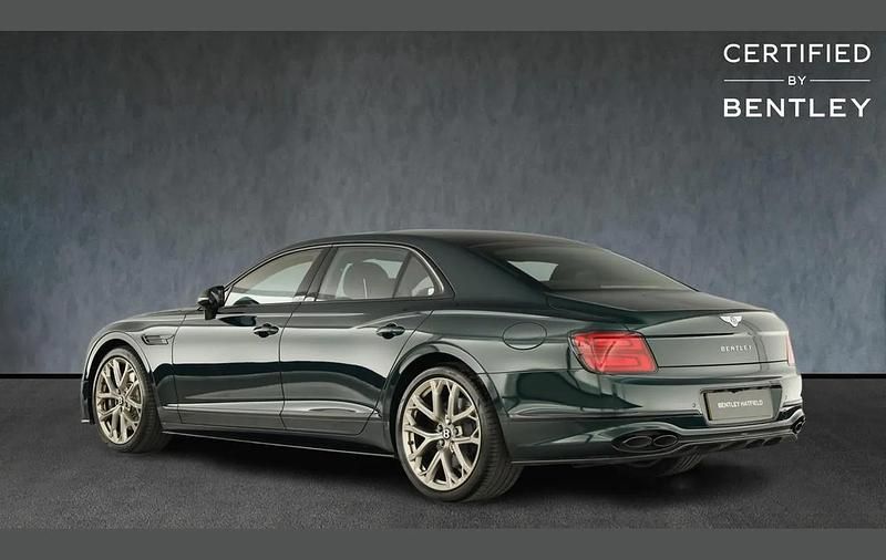 Used Bentley Flying Spur 536 HP (394 kW) 2023 Green Sedan