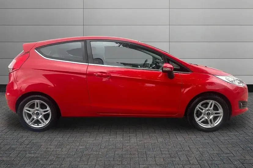 Used Ford Fiesta Zetec 99 HP (72 kW) 2013 Red Hatchback