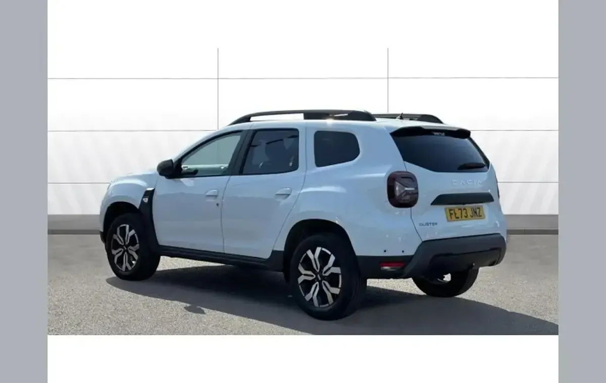 Used Dacia Duster Journey 130 HP (95 kW) 2023 White SUV