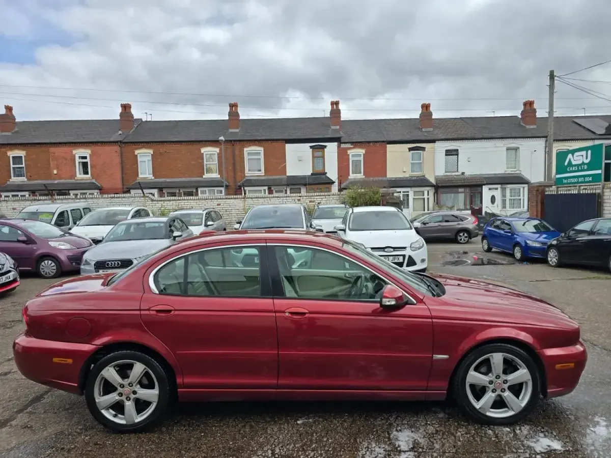 Usado Jaguar X-type SE 143 HP (105 kW) 2008 Vermelho Sedan
